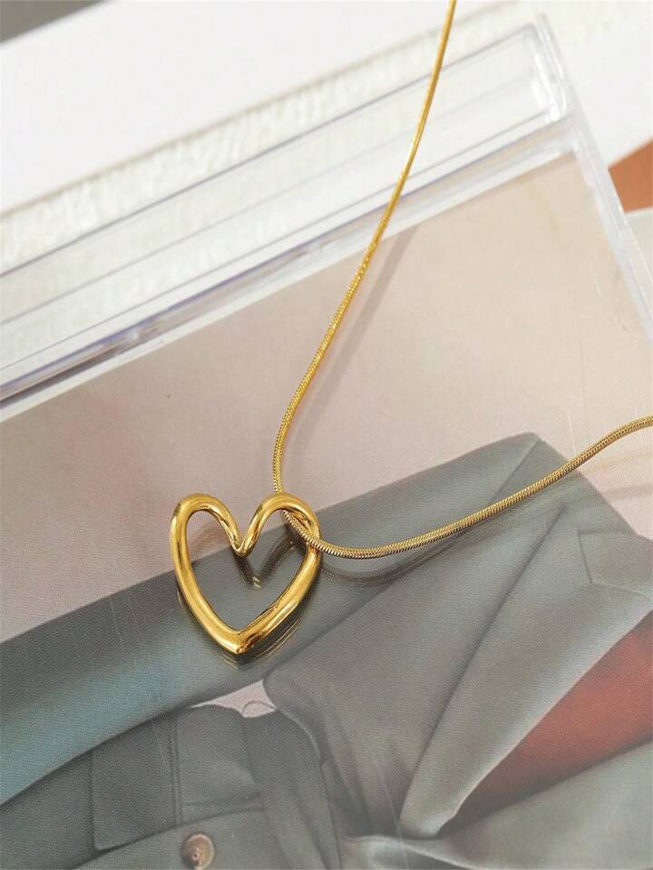 18KT Love Heart Pendant Jewelry - Image 2