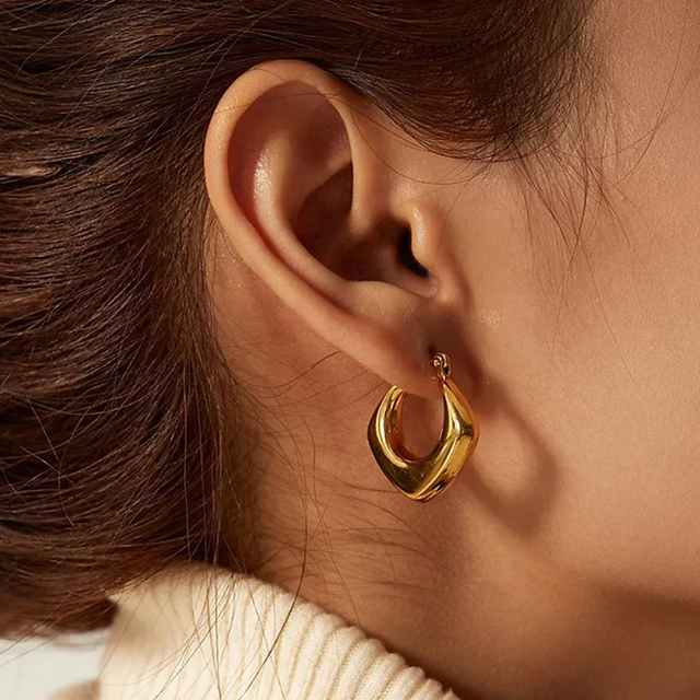 VALERIA GOLD HOOPS - Image 3