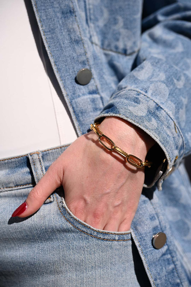 GOLD THICK LINK LAYERED BRACELET - Image 4