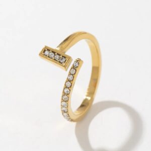 Luxury Womens Trendy Cubic Zirconia Ring