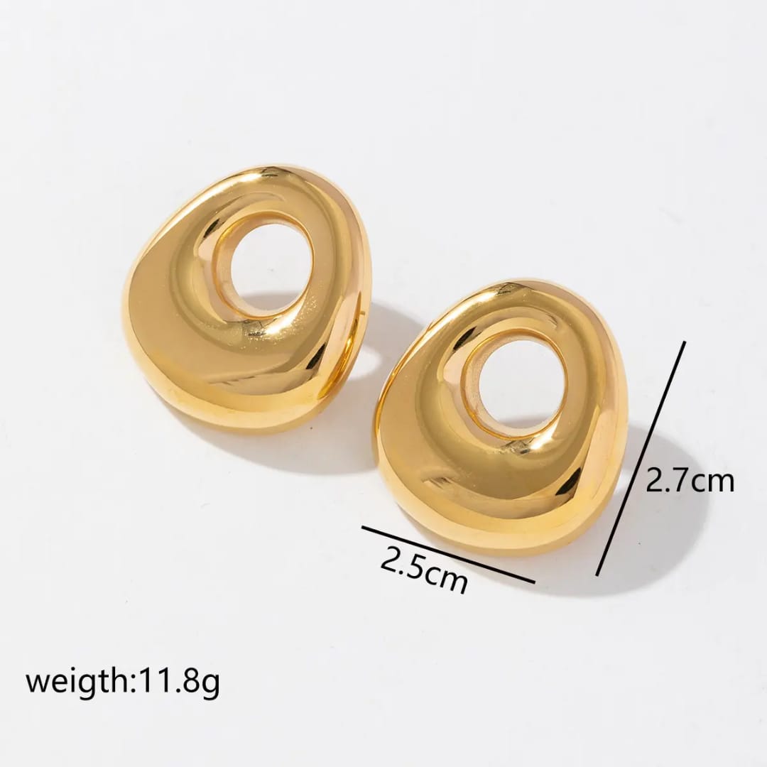 Trendy 18K Hoop Earrings - Image 4
